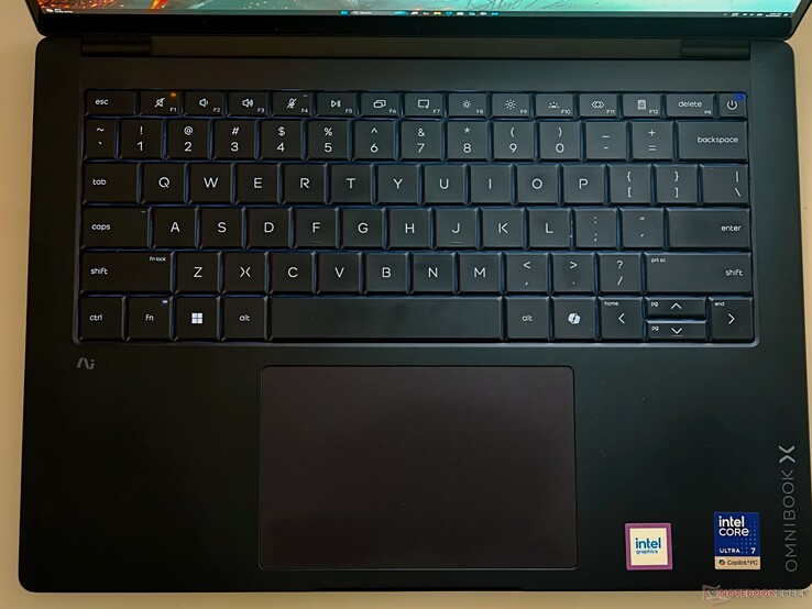 Die dreistufige Tastaturbeleuchtung sorgt für gut lesbare Tasten