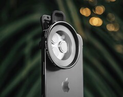 Der Cloud Diffusion Filter kann mit allen drei Kameras des Apple iPhone 13 Pro verwendet werden. (Bild: Sandmarc)