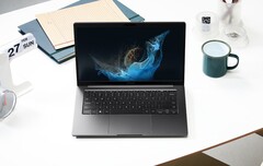 Das Samsung Galaxy Book2 Business legt weniger Wert auf ein randloses Display als die Consumer-Modelle. (Bild: Samsung)