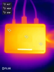 Khadas Mind Pro beim Stresstest (Unterseite)