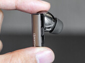 Die Huawei FreeBuds Pro werden sowohl in Schwarz als auch in Weiß und in Silber erhältlich sein. (Bild: Weibo)