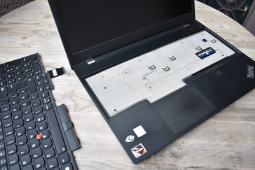 ThinkPad P15v Gen 3: Austauschbare Tastatur