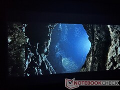 Keine spürbare Schwarzfärbung in dunklen Bereichen