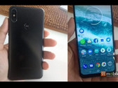 Das Motorola One Power ist hier in geleakten Realbildern zu sehen.