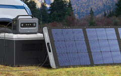 Die Ugreen PowerRoam Solargeneratoren gibt es aktuell samt Solarpanels im Bundle zu attraktiven Preisen. (Bild: Amazon)
