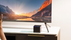 Der neue Amazon Fire TV Cube sieht wie ein würfelförmiger Smart Speaker aus. (Bild: Amazon)