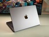 M5 Max mit schwankender Leistung und Throttling-Problemen - Apple MacBook Pro 14 im Test