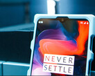 5G: OnePlus zeigt sein 5G-Handy als Prototyp auf dem MWC 2019 hinter Glas.