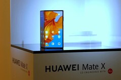 Die ersten inoffiziellen Bilder aus einem zu früh geleakten Video von Huaweis erstem faltbaren Mate X.