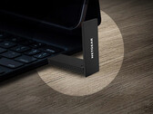 Der neueste WLAN-Adapter von Netgear verbindet Computer per USB 3.0 mit einem Wi-Fi 6E-Netzwerk. (Bild: Netgear)