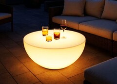 Philips Hue Go XXL war im Vorjahr noch ein Aprilscherz, wird jetzt aber offenbar ein echtes Produkt.