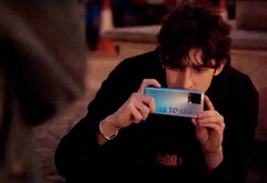 Das Realme 8 Pro bietet einige interessante, neue Porträt-Filter. (Bild: Realme)