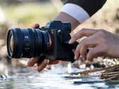 Sony bietet jetzt ein besonders lichtstarkes Weitwinkel-Zoom-Objektiv an. (Bild: Sony)