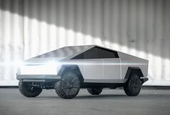 Den Hot Wheels Cybertruck gibt's in klein und nicht ganz so klein. (Bild: Mattel)