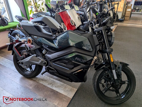 Spagat zwischen Power-Fahrspaß und Akkufrust - NIU RQi Sport E-Motorrad angetestet