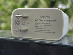 Netzteil des Vivo X Fold 3