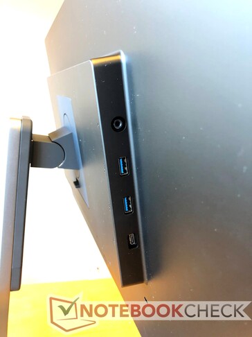 Seitlicher Hub: 3,5 mm Audio, 2x USB 3.1 Gen 2 (10 Gbps) Typ-A, USB 3.1 Gen 2 (10 Gbps) Typ-C