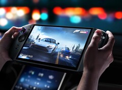 Das Legion Go 2 ist relativ groß und schwer, durch abnehmbare Controller aber auch vielseitig. (Bildquelle: Lenovo)