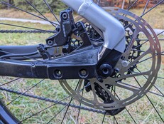 Sram Guide T Bremse und ein versteckter Dremomentsensor im Ausfallende