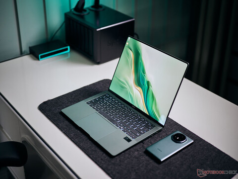 Honor MagicBook Art 14 Laptop im Test - Tolles OLED-Subnotebook mit Vapor-Chamber und innovativer Kamera