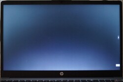 Kein Backlight Bleeding aber Helligkeitsunterschiede am TN-Panel.