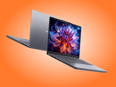Das IdeaPad Slim 3 14IPH11 setzt trotz günstigem Preis auf OLED