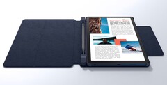 Das Lenovo Tab M10 5G wird optional mit Hülle und Stylus angeboten. (Bild: Lenovo)