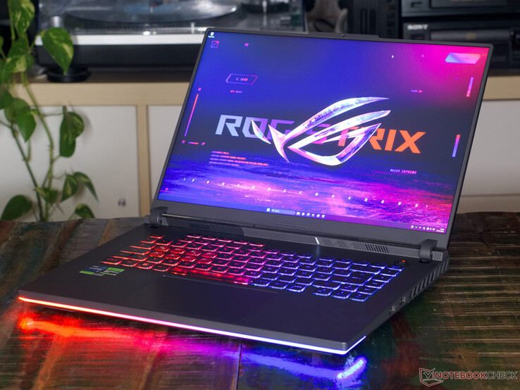 die Notebookcheck.com Tests 4080 G16 - Laptop: Test Asus für ROG frei Strix Bühne RTX G614JZ