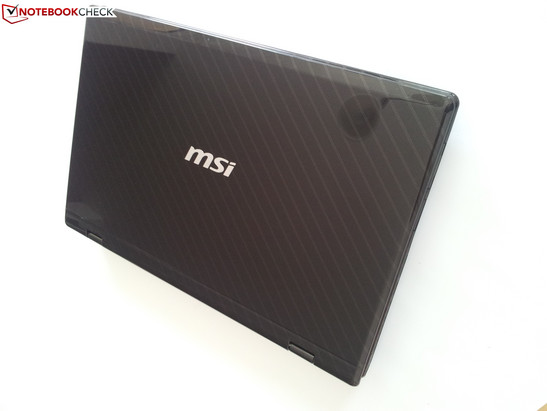 MSI CR643-B9404CR: Günstiges Notebook, Mängel bei der Verarbeitung, gute Eingabegeräte.