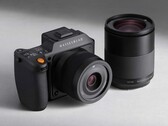 Hasselblad bietet die X2D 100C jetzt auch als Porträt-Kit mit zwei Objektiven an. (Bild: Hasselblad)
