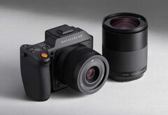 Hasselblad bietet die X2D 100C jetzt auch als Porträt-Kit mit zwei Objektiven an. (Bild: Hasselblad)