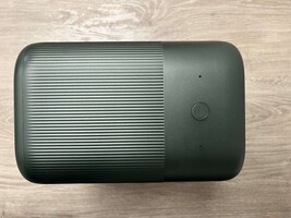 Oben: Einschalttaste, LED-Anzeige