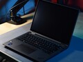 Im Convertible-Deal kann das generalüberholte Lenovo ThinkPad X13 Yoga Gen 3 jetzt für unter 500 Euro erstanden werden (Bildquelle: Benjamin Herzig)