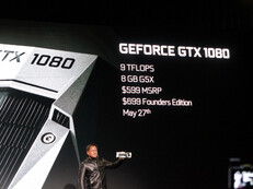 Stolz präsentiert Nvidia's CEO Jen-Hsun Huang sein neues Baby