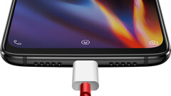 Kabelsalat: Pete Lau will für das OnePlus 7 kein Wireless Charging.