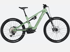 Der deutsche Hersteller gewährt derzeit einen 700 Euro Preisnachlass auf sein Spectral:ON CF 8 E-MTB (Bild: Canyon)