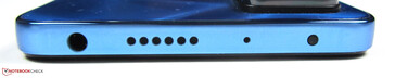 Kopfseite: 3,5-mm-Klinkenbuchse, Lautsprecher, Mikrofon, IR-Blaster