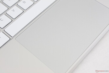 Die Glasoberfläche ist superglatt und haftet beim Gleiten mit sehr langsamen Geschwindigkeiten nur geringfügig