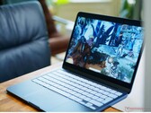 Das MacBook Neo setzt auf einen iPhone-Prozessor im modernen Aluminium-Gehäuse.