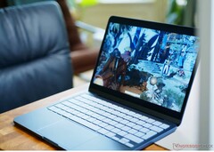 Das MacBook Neo setzt auf einen iPhone-Prozessor im modernen Aluminium-Gehäuse.