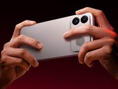 Es dürfte schwierig sein, die Lüftungsschlitze des Redmi K90 Max (im Bild) beim Halten nicht zu verdecken