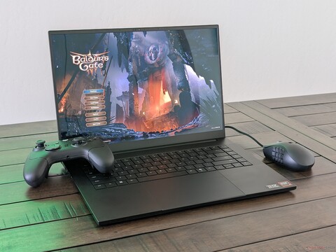 Razer Blade 16 RTX 5080 Laptop Test: Fast gleichschnell, aber so viel günstiger