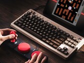 Die neueste Tastatur von 8BitDo wurde vom Design des Commodore 64 inspiriert. (Bild: 8BitDo)