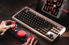 Die neueste Tastatur von 8BitDo wurde vom Design des Commodore 64 inspiriert. (Bild: 8BitDo)