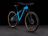 Neben der auffälligen hellblauen Modellvariante ist das Reaction Hybrid One 625 E-MTB auch im dezenten schwarz im Angebot (Bild: Cube)