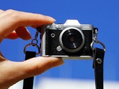 Die Haru Mini Retro Camera ist ähnlich winzig wie die Kodak Charmera.