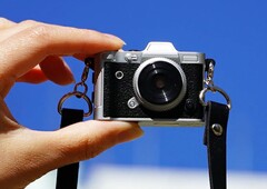 Die Haru Mini Retro Camera ist ähnlich winzig wie die Kodak Charmera.
