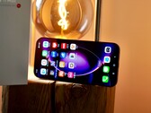 Das Xiaomi 17 Max bringt extreme 8.000 mAh an Akkukapazität mit.
