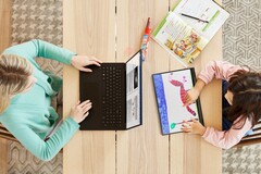 Das LG Gram 16 2-in-1 kann auch als sehr großes Tablet verwendet werden. (Bild: LG)