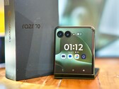 Das Außendisplay stammt vom Razr 70 Ultra, an anderer Stelle spart das Razr 70 Plus, um günstiger sein zu können.
